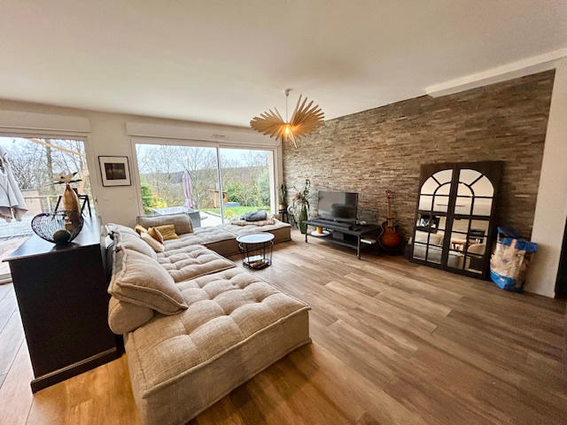 Maison - 167 m² - 7 pièces