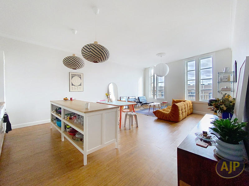 Appartement - 101 m² - 4 pièces