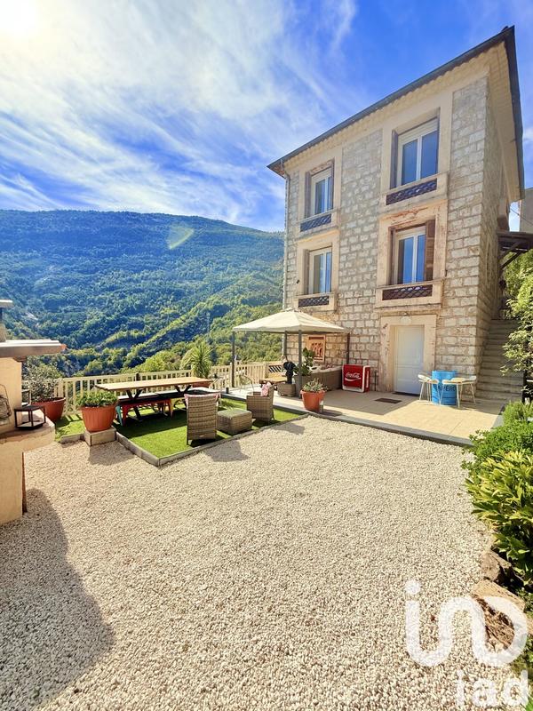 Maison - 136 m² - 5 pièces