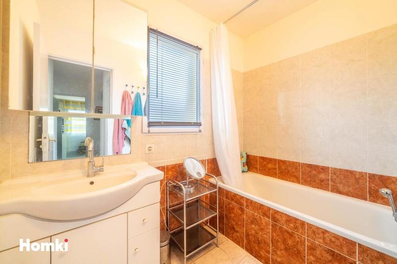 Maison - 96 m² - 4 pièces