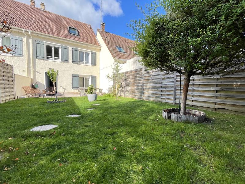 Maison - 93 m² - 5 pièces