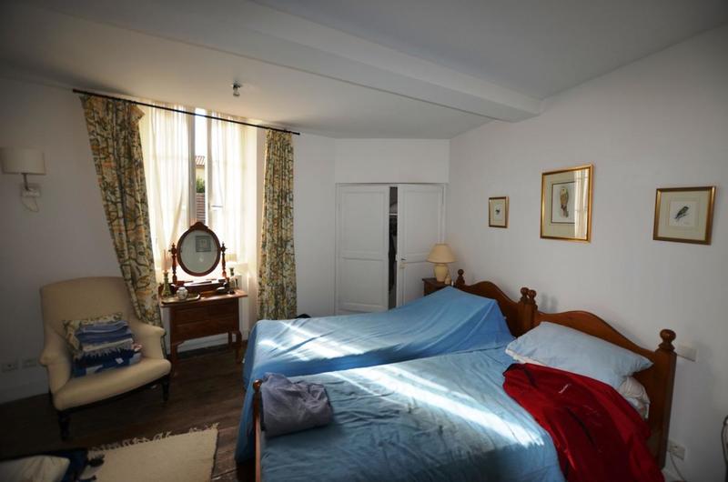 Maison - 210 m² - 7 pièces