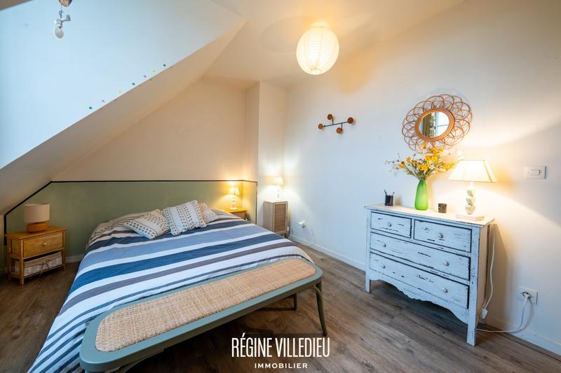 Maison - 159 m² - 6 pièces