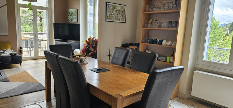 Appartement - 99 m² - 4 pièces