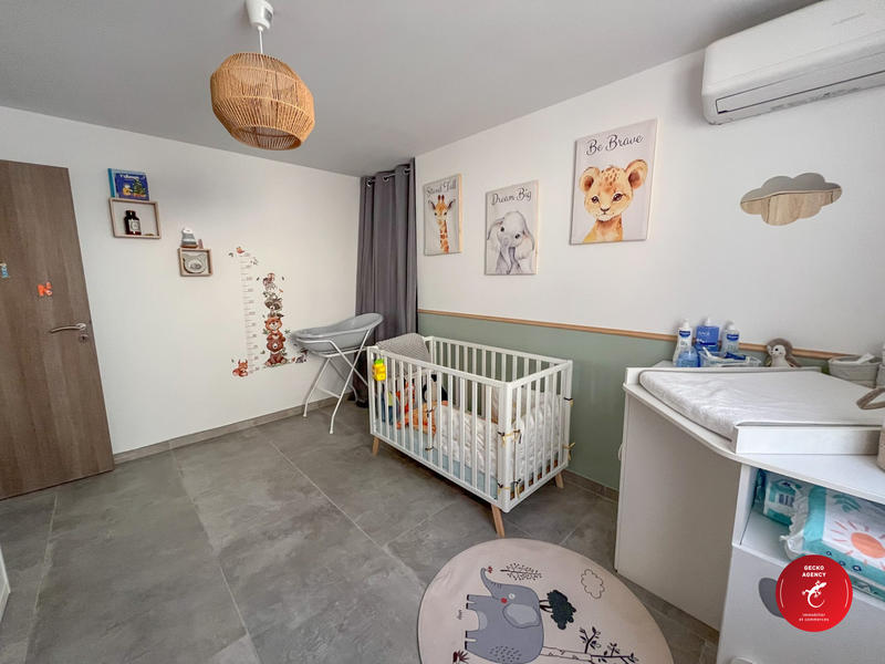 Villa - 145 m² - 6 pièces