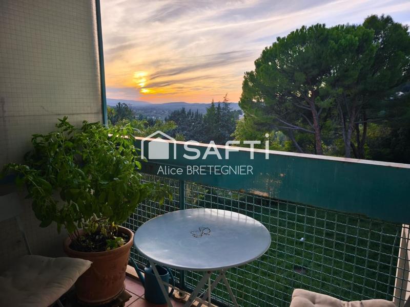 Appartement - 85 m² - 5 pièces