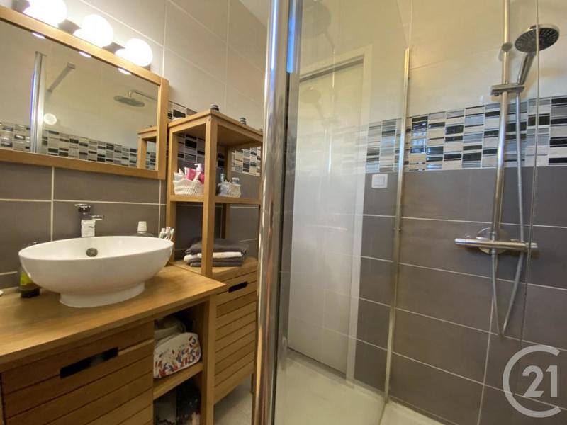 Pavillon - 85 m² - 6 pièces