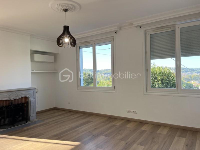 Maison traditionnelle - 193 m² - 8 pièces