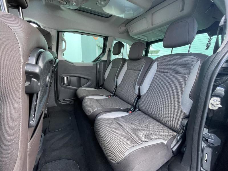 Peugeot Partner Tepee 1.6 Hdi 92 Ch * Toit panoramique/Bluetooth/Attelage fixe