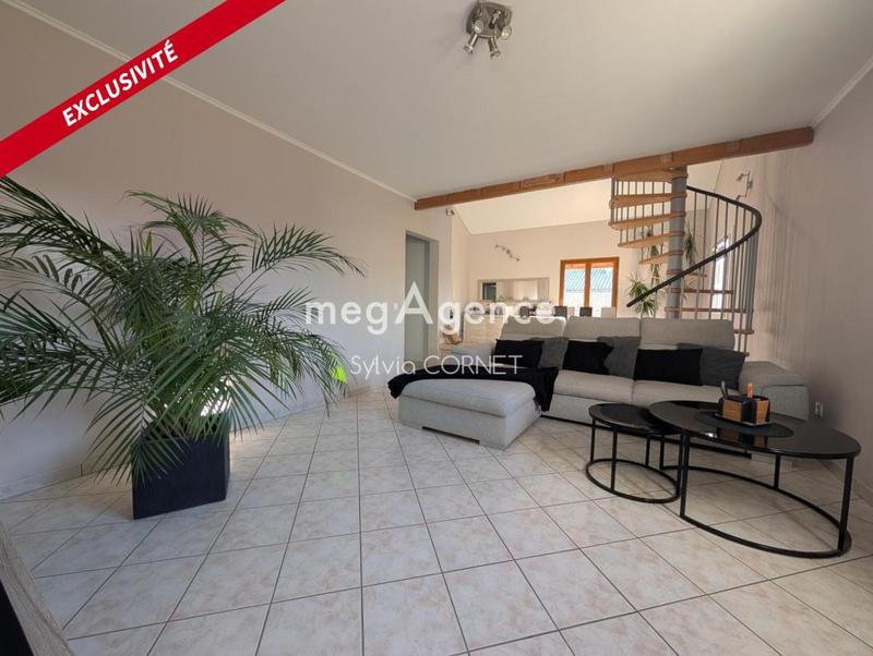 Maison traditionnelle - 190 m² - 4 pièces