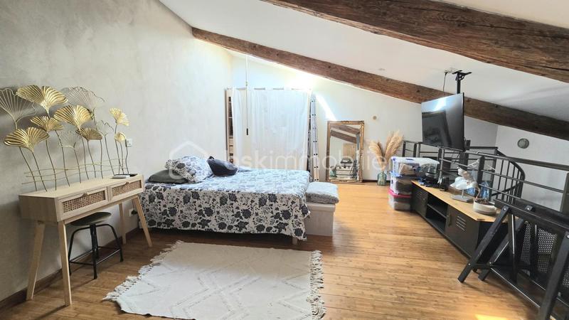 Loft - 81 m² - 2 pièces