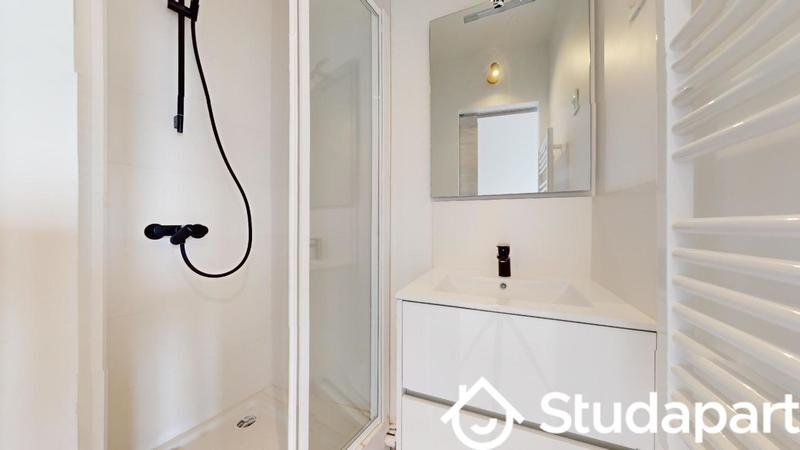 Chambre - 11 m² - 1 pièce