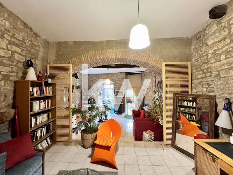 Maison - 205 m² - 6 pièces