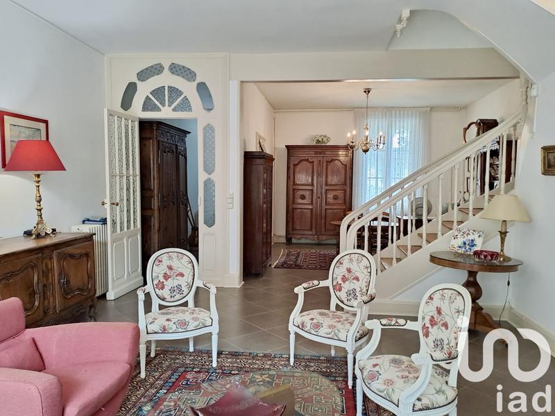 Maison - 280 m² - 8 pièces