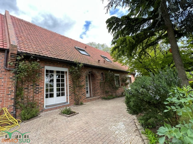 Propriété - 200 m² - 8 pièces