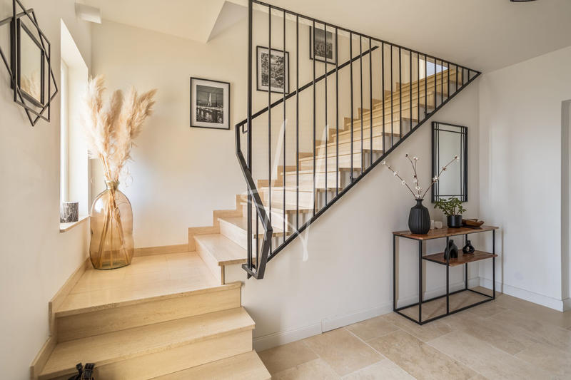 Maison - 200 m² - 7 pièces