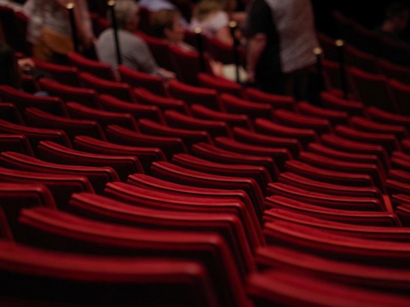 Théâtre : la revanche d'une brune