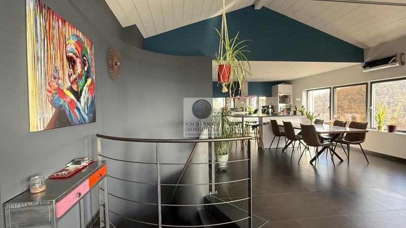 Maison - 167 m² - 7 pièces