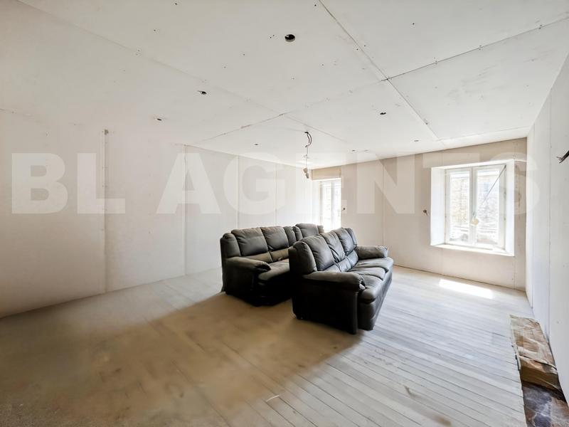 Maison - 185 m² - 8 pièces