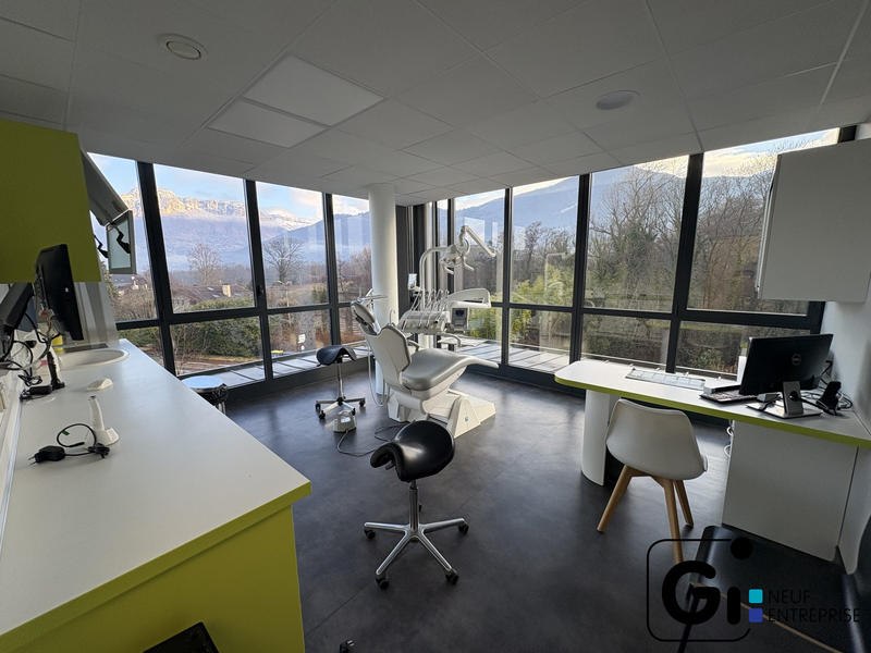 Bureau - 209 m² - 12 pièces