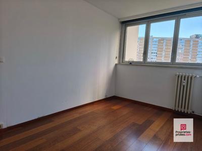Appartement - 96 m² - 5 pièces