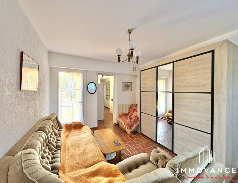 Maison traditionnelle - 311 m² - 11 pièces