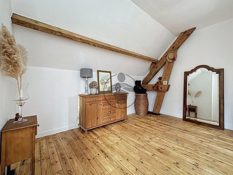 Maison - 287 m² - 10 pièces