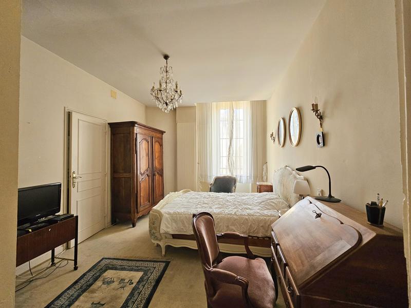 Appartement - 192 m² - 5 pièces