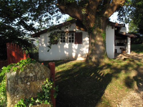 Gîte Itzultipia face aux montagnes basques