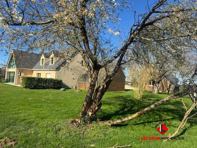 Maison traditionnelle - 180 m² - 6 pièces