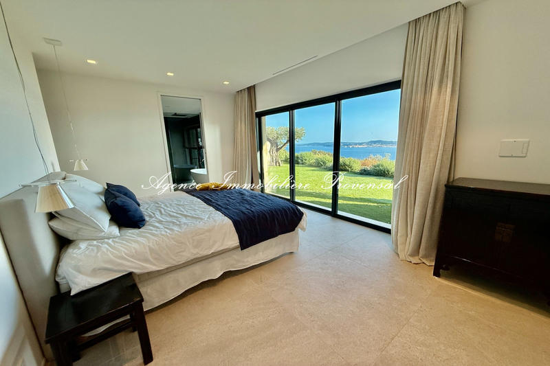 Maison contemporaine - 383 m² - 6 pièces