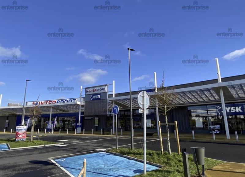 Local commercial - 1 370 m²