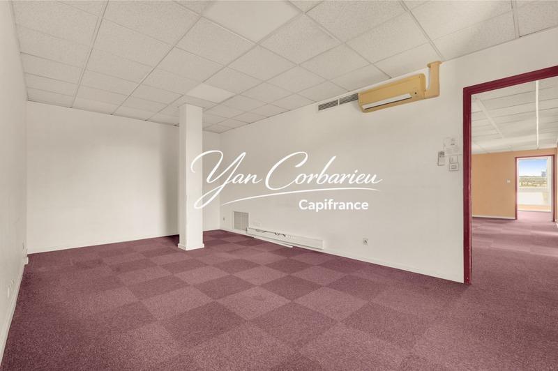 Bureau - 99 m² - 5 pièces