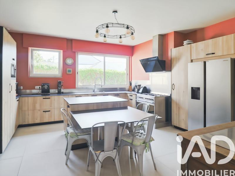 Maison - 202 m² - 5 pièces