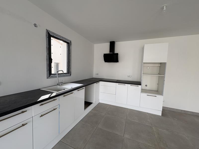 Maison - 93 m² - 4 pièces