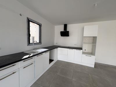 Maison - 93 m² - 4 pièces