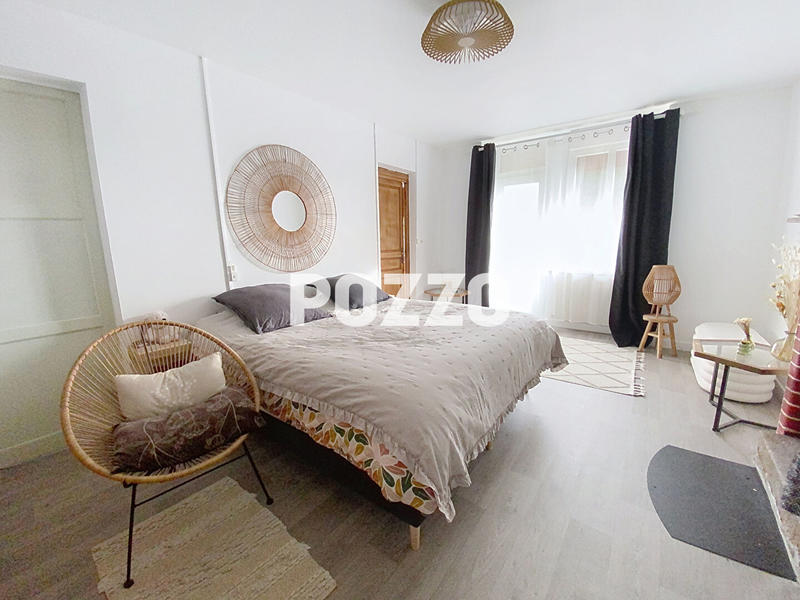 Maison - 199 m² - 7 pièces