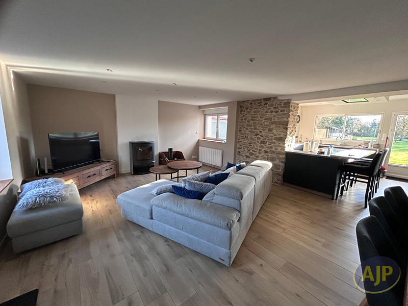 Maison - 121 m² - 5 pièces