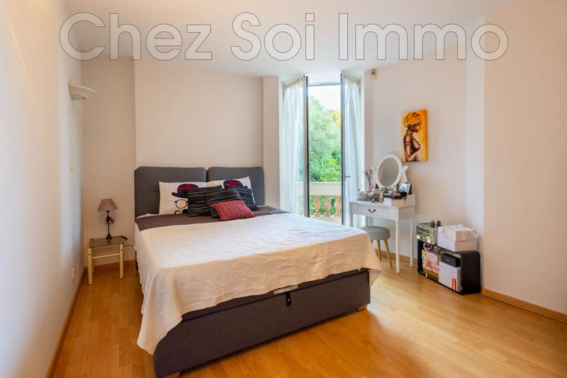 Appartement - 143 m² - 5 pièces