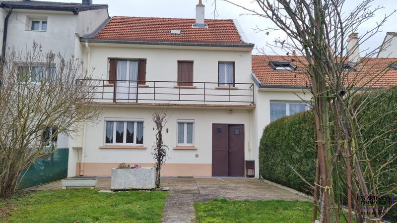 Maison - 96 m² - 5 pièces