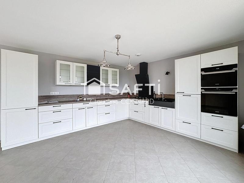 Maison - 138 m² - 5 pièces