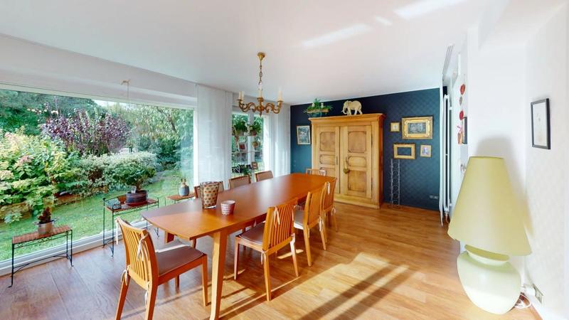 Propriété - 295 m² - 10 pièces