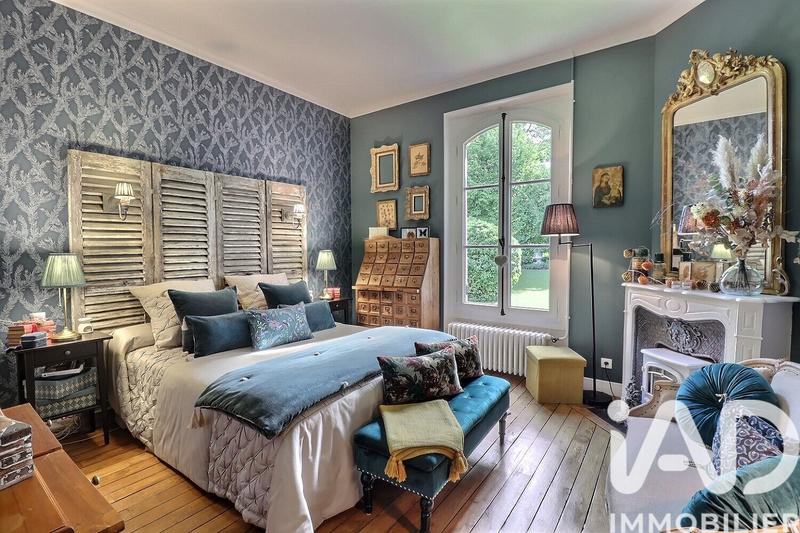 Maison - 460 m² - 19 pièces