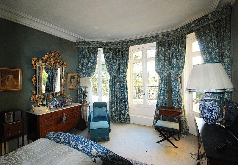 Maison - 289 m² - 15 pièces