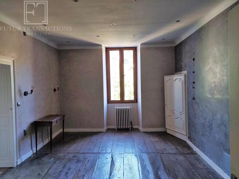 Maison de village - 340 m² - 11 pièces