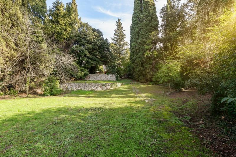 Villa - 446 m² - 9 pièces