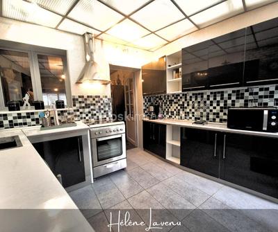 Maison de ville - 100 m² - 5 pièces