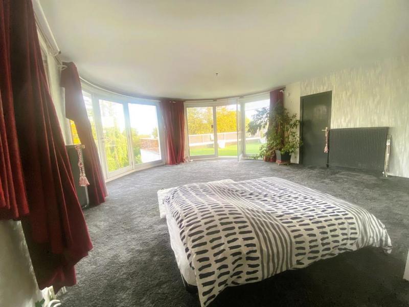 Propriété - 288 m² - 11 pièces