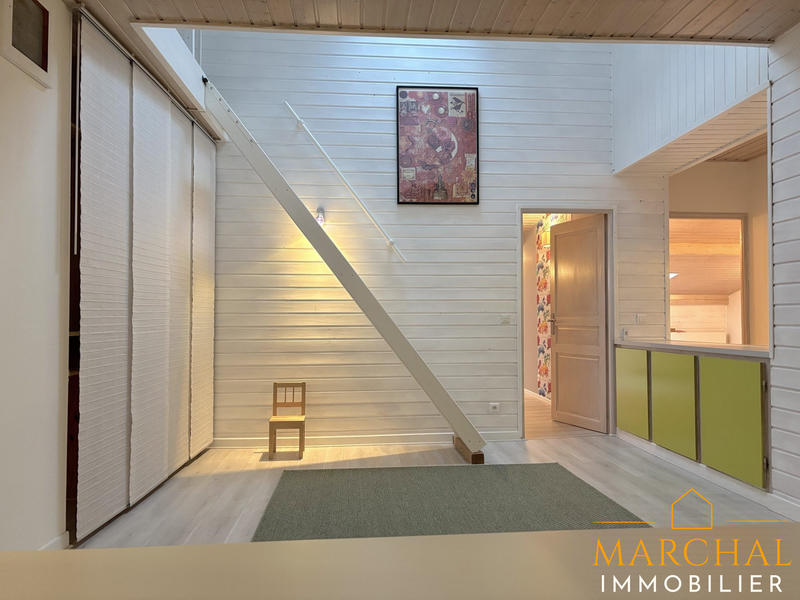 Maison - 249 m² - 7 pièces