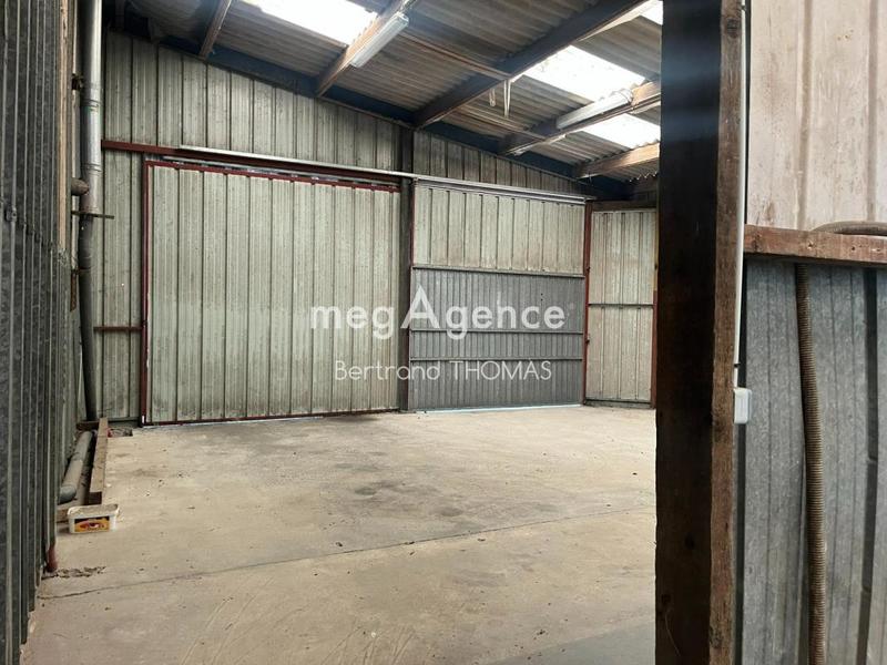 Local commercial - 3 252 m² - 6 pièces